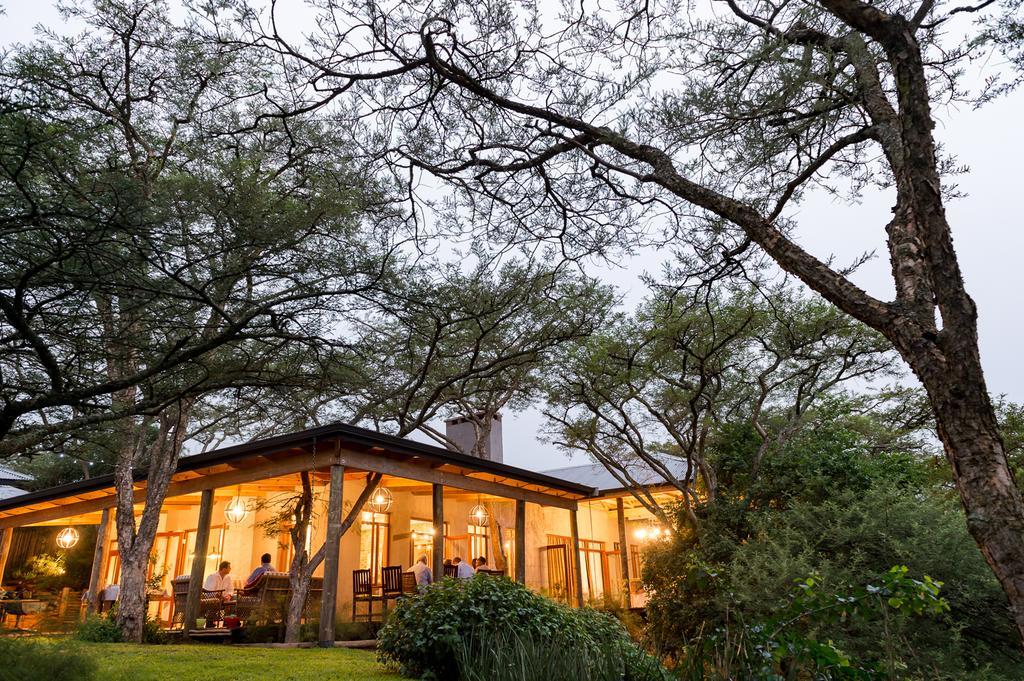 Hilton Bush Lodge & Function Venue エクステリア 写真